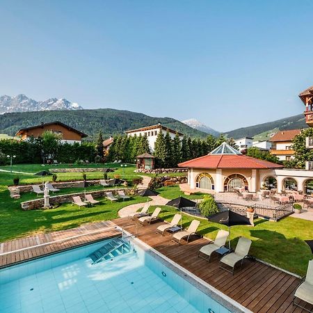 Mirabell Dolomites Hotel - Luxury Ayurveda & Spa Olang ภายนอก รูปภาพ