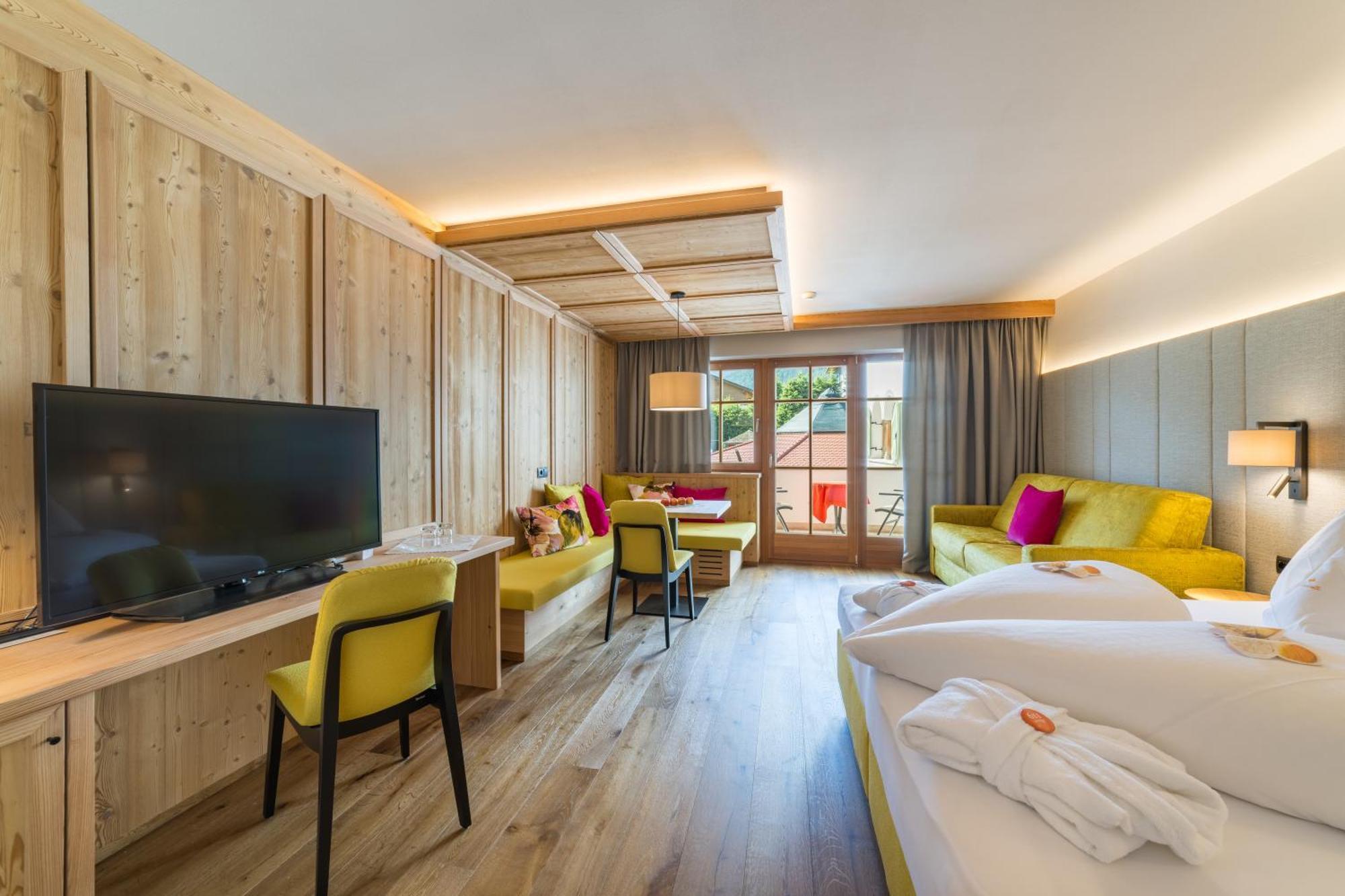 Mirabell Dolomites Hotel - Luxury Ayurveda & Spa Olang ภายนอก รูปภาพ