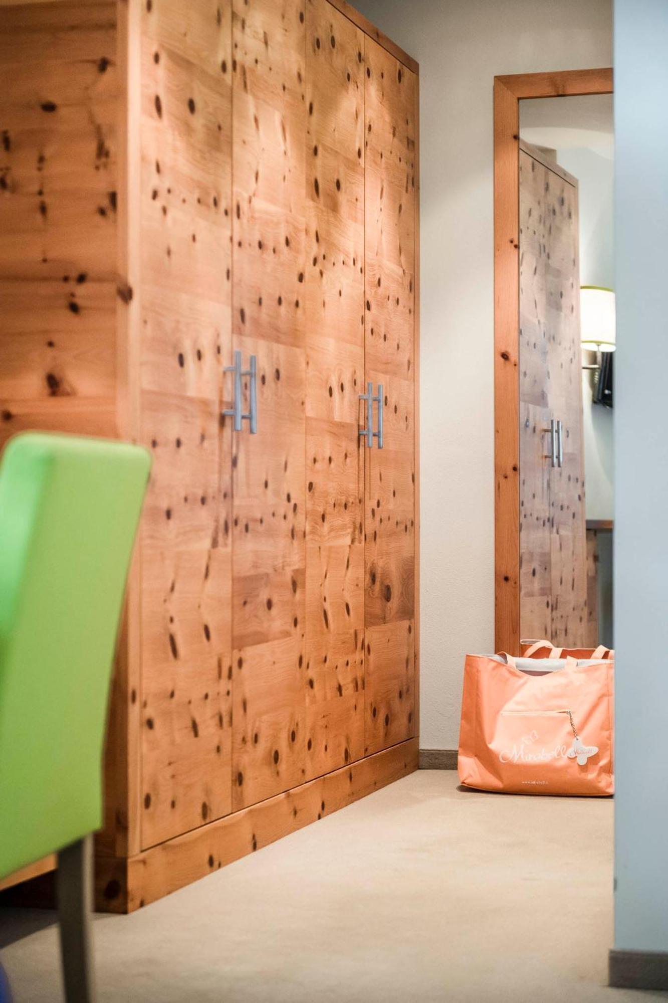 Mirabell Dolomites Hotel - Luxury Ayurveda & Spa Olang ภายนอก รูปภาพ