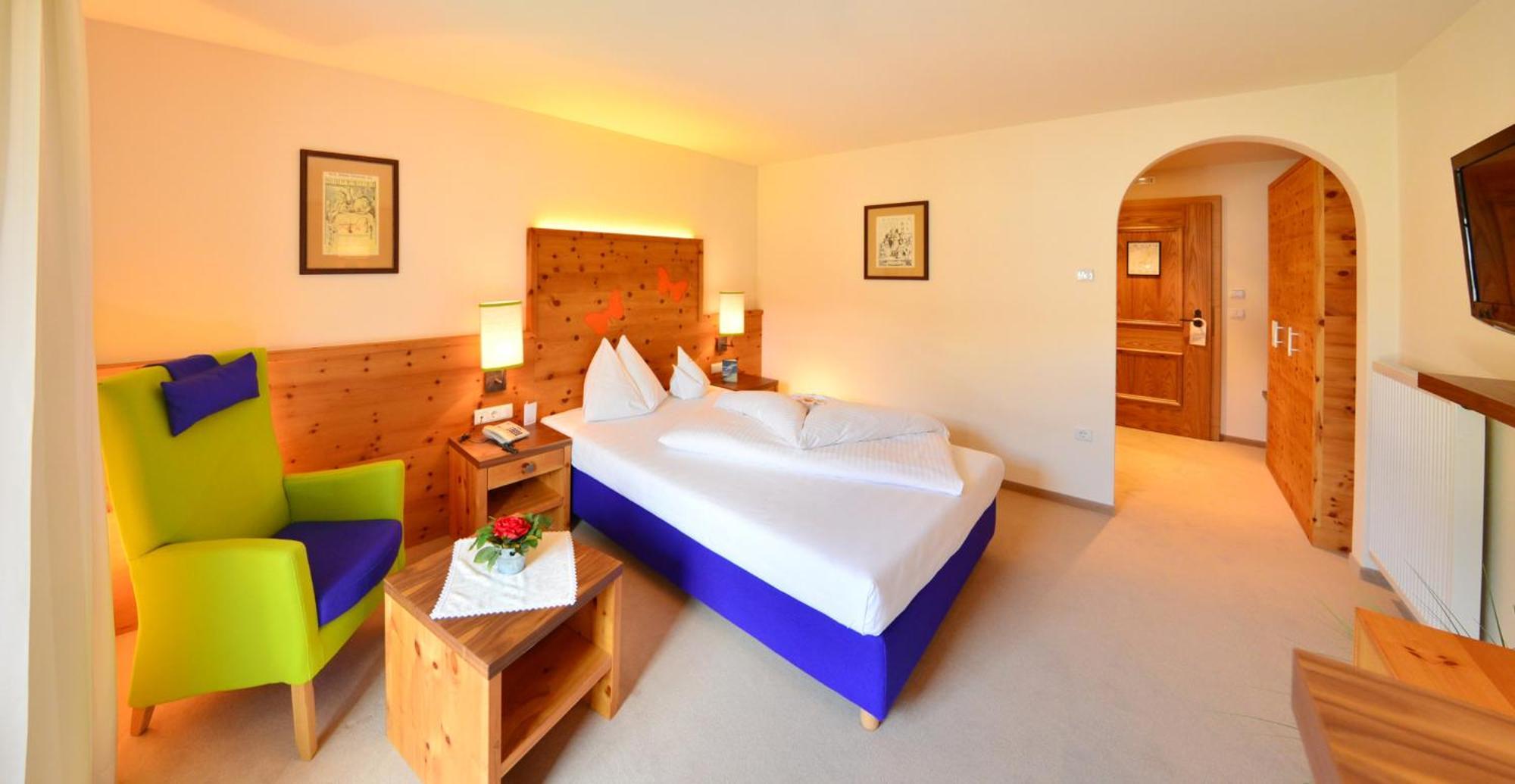 Mirabell Dolomites Hotel - Luxury Ayurveda & Spa Olang ภายนอก รูปภาพ