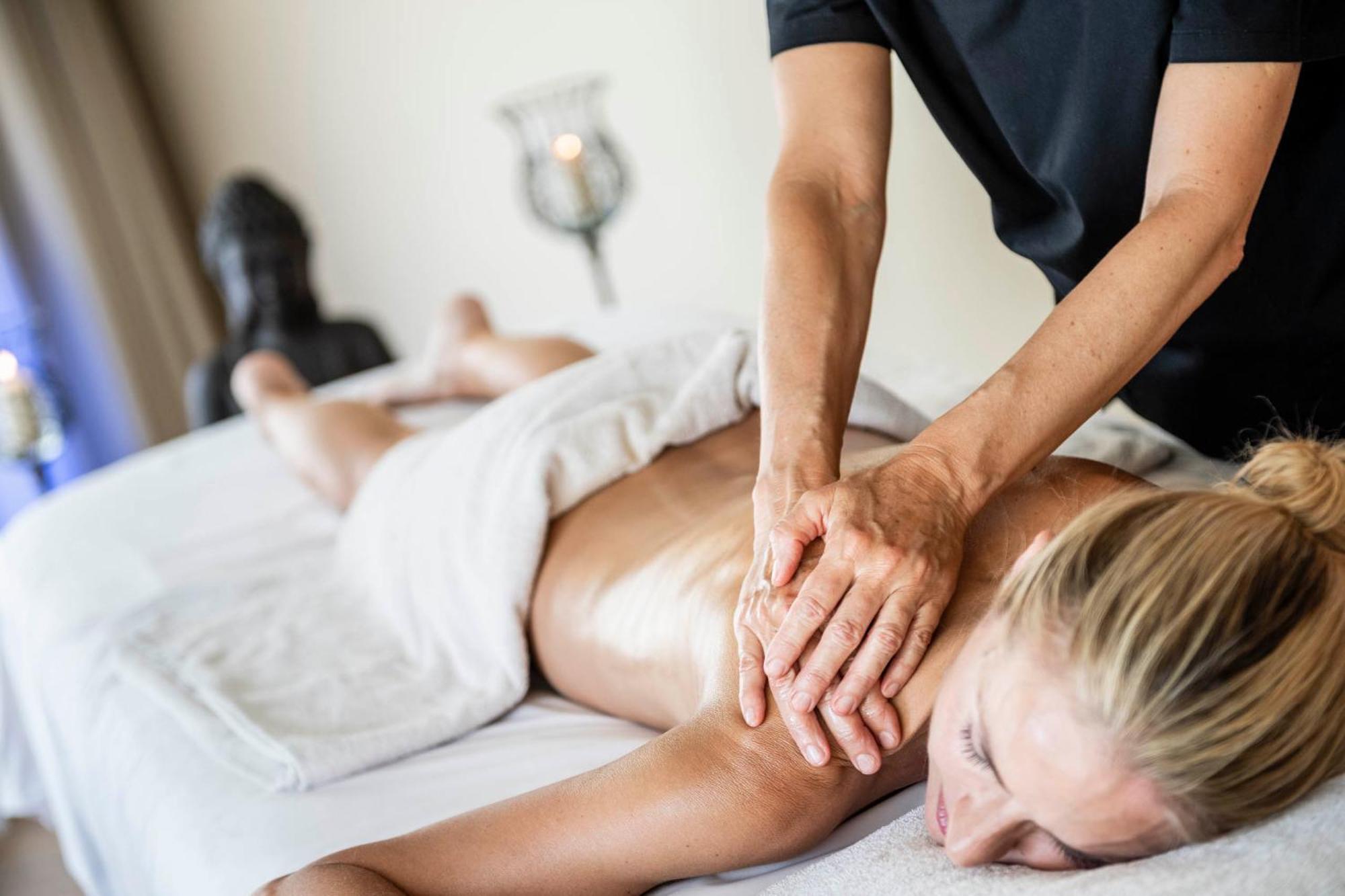 Mirabell Dolomites Hotel - Luxury Ayurveda & Spa Olang ภายนอก รูปภาพ