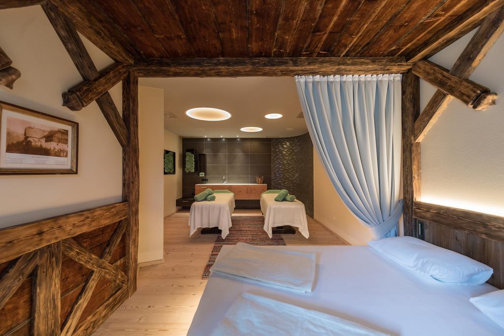 Mirabell Dolomites Hotel - Luxury Ayurveda & Spa Olang ภายนอก รูปภาพ