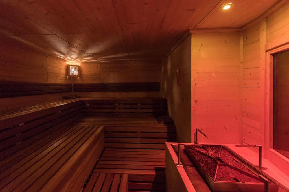 Mirabell Dolomites Hotel - Luxury Ayurveda & Spa Olang ภายนอก รูปภาพ