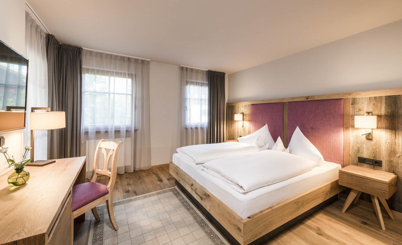 Mirabell Dolomites Hotel - Luxury Ayurveda & Spa Olang ภายนอก รูปภาพ