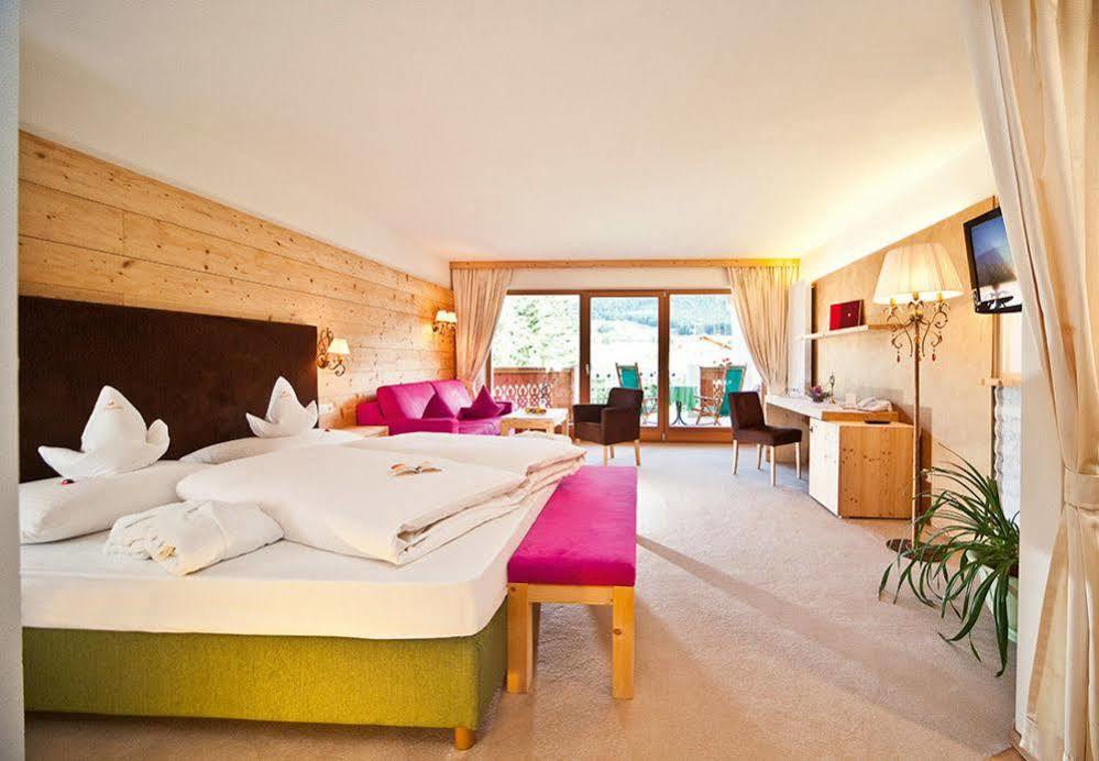 Mirabell Dolomites Hotel - Luxury Ayurveda & Spa Olang ภายนอก รูปภาพ
