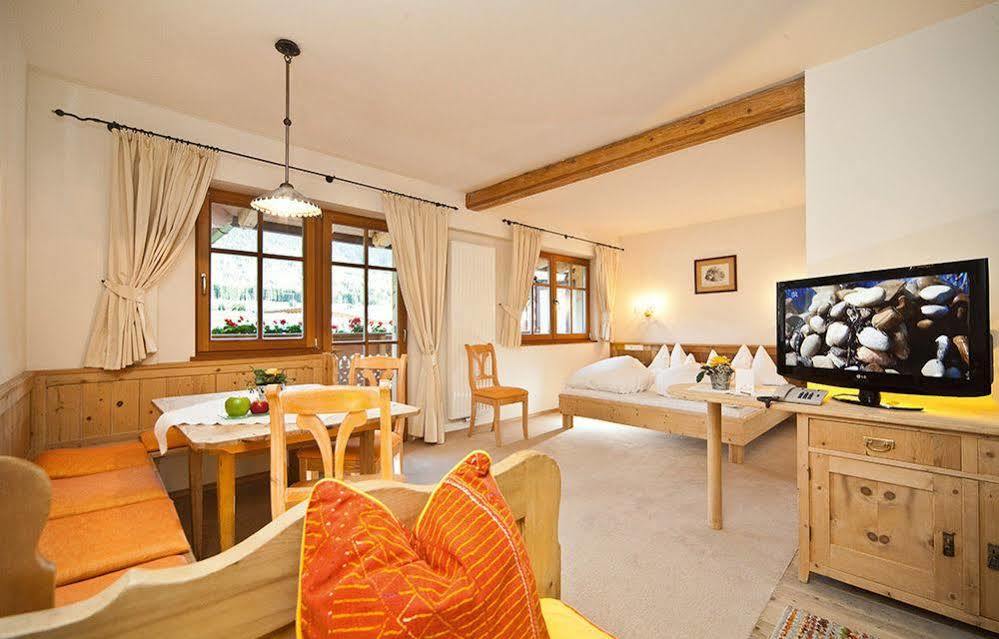 Mirabell Dolomites Hotel - Luxury Ayurveda & Spa Olang ภายนอก รูปภาพ