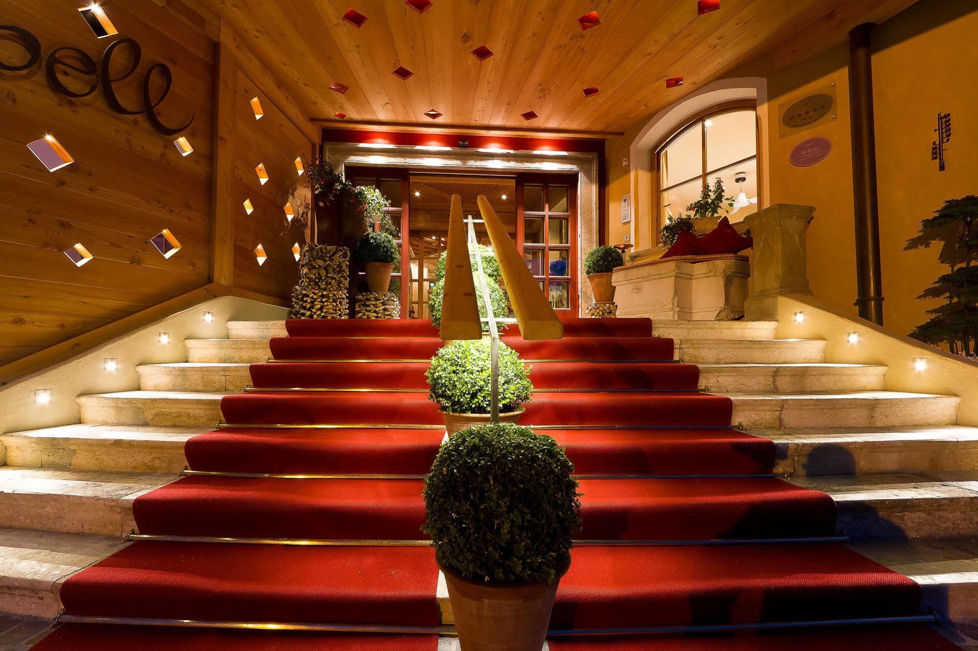Mirabell Dolomites Hotel - Luxury Ayurveda & Spa Olang ภายนอก รูปภาพ